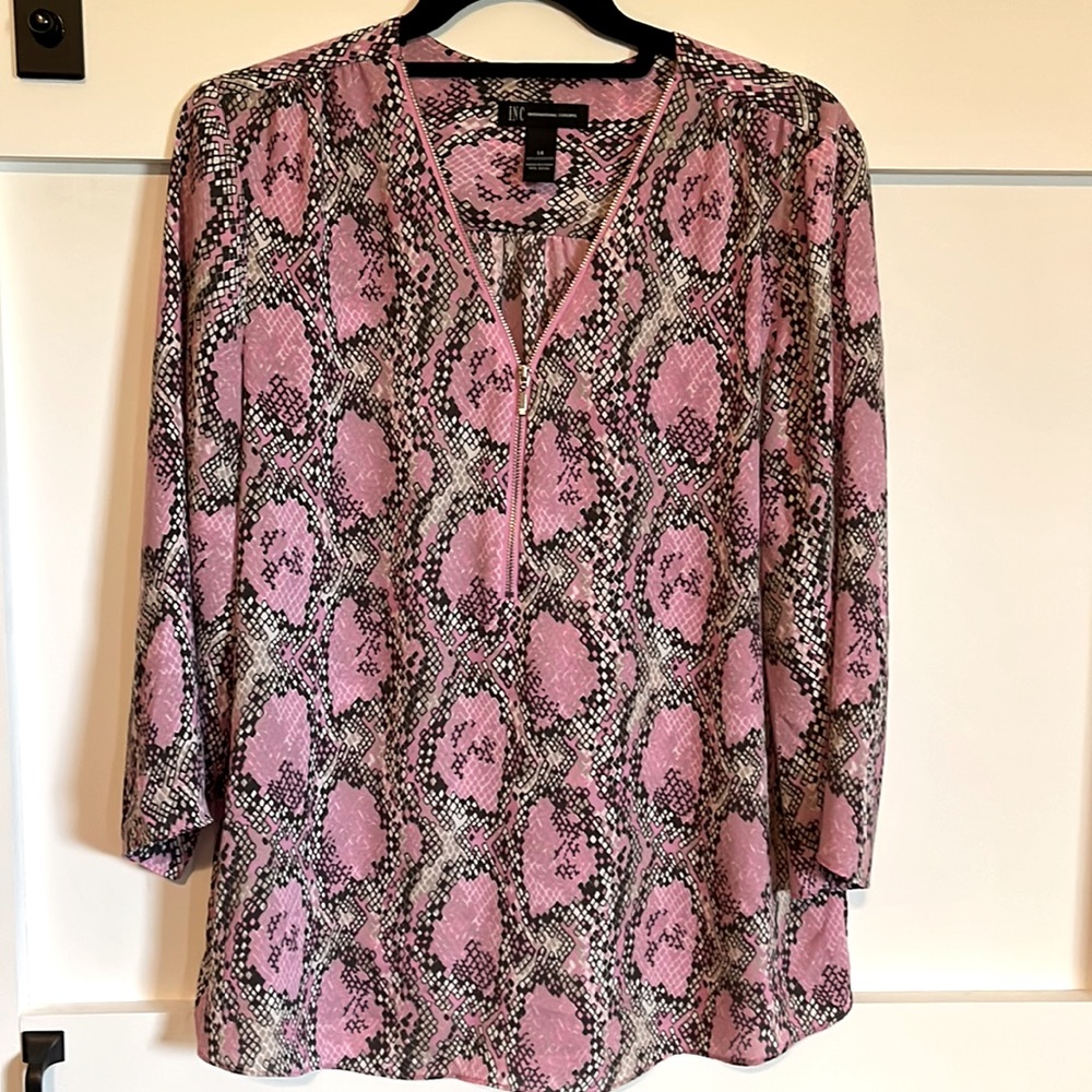 INC International Concepts Blouse. Size 14. Zipper front. Pink and Gray